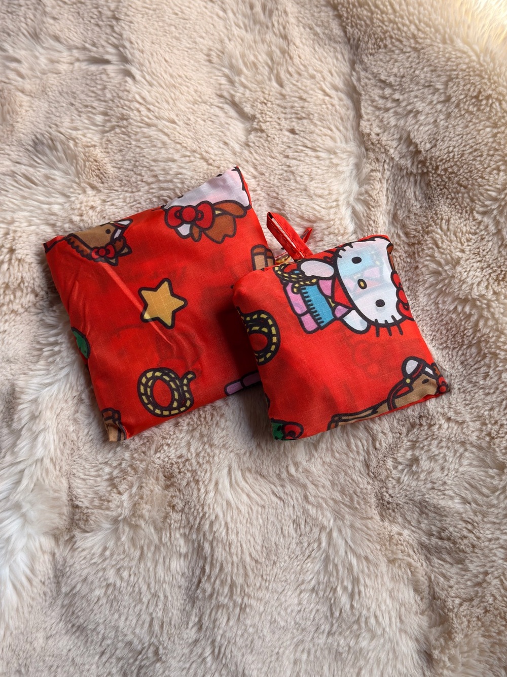 BAGGU X Sanrio Reusable Bag Set in Hello Kitty Western - Picture 2 of 2